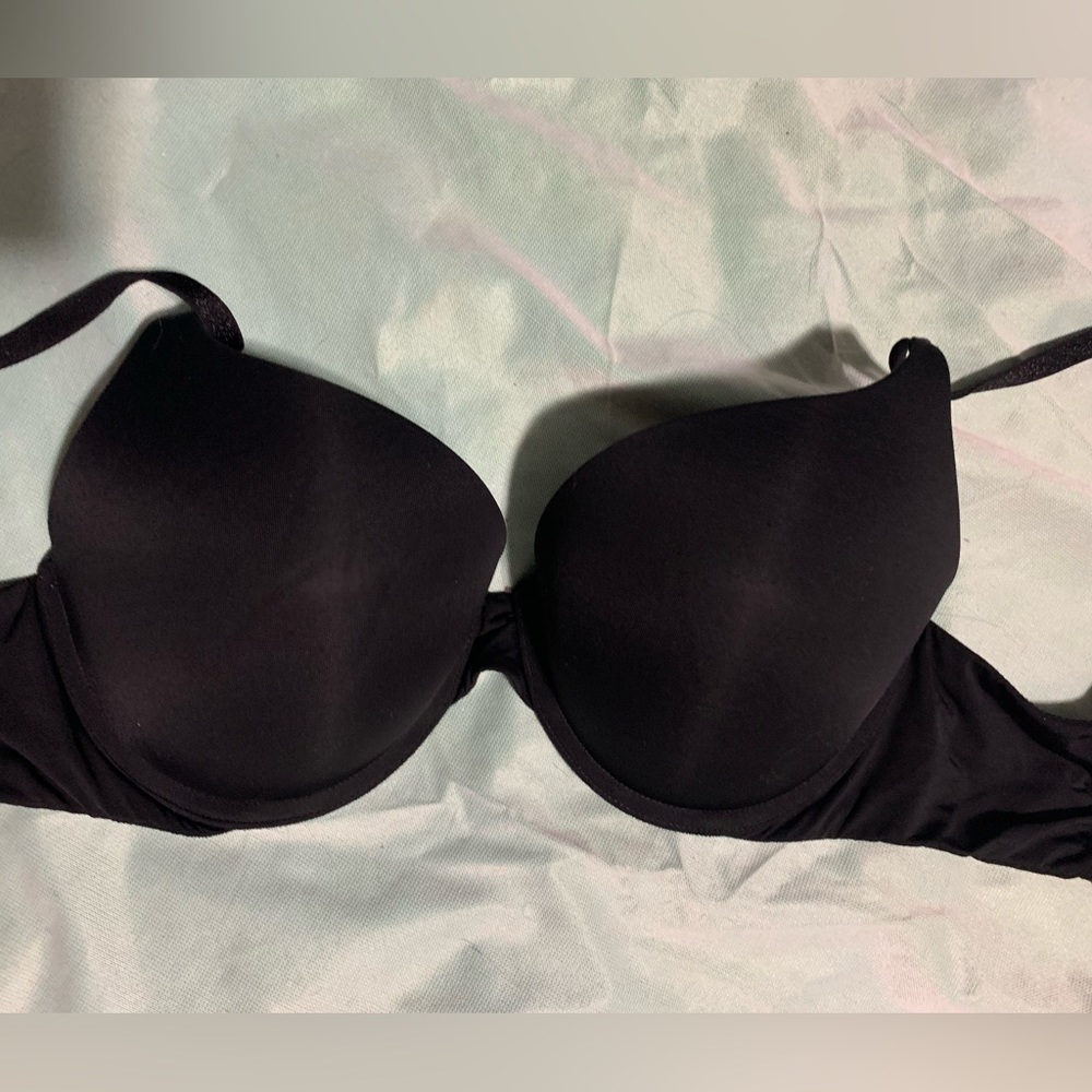 Victoria’s Secret T-shirt push-up bra Full coverage 32D underwire black bra - Picture 1 of 6
